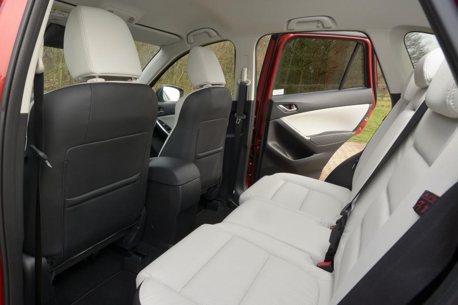  Mazda CX-5 2015 года  (UK) (фото 8 из 28)